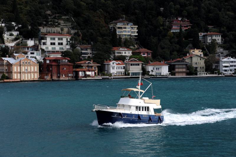 土耳其湖上快艇疾驰图片