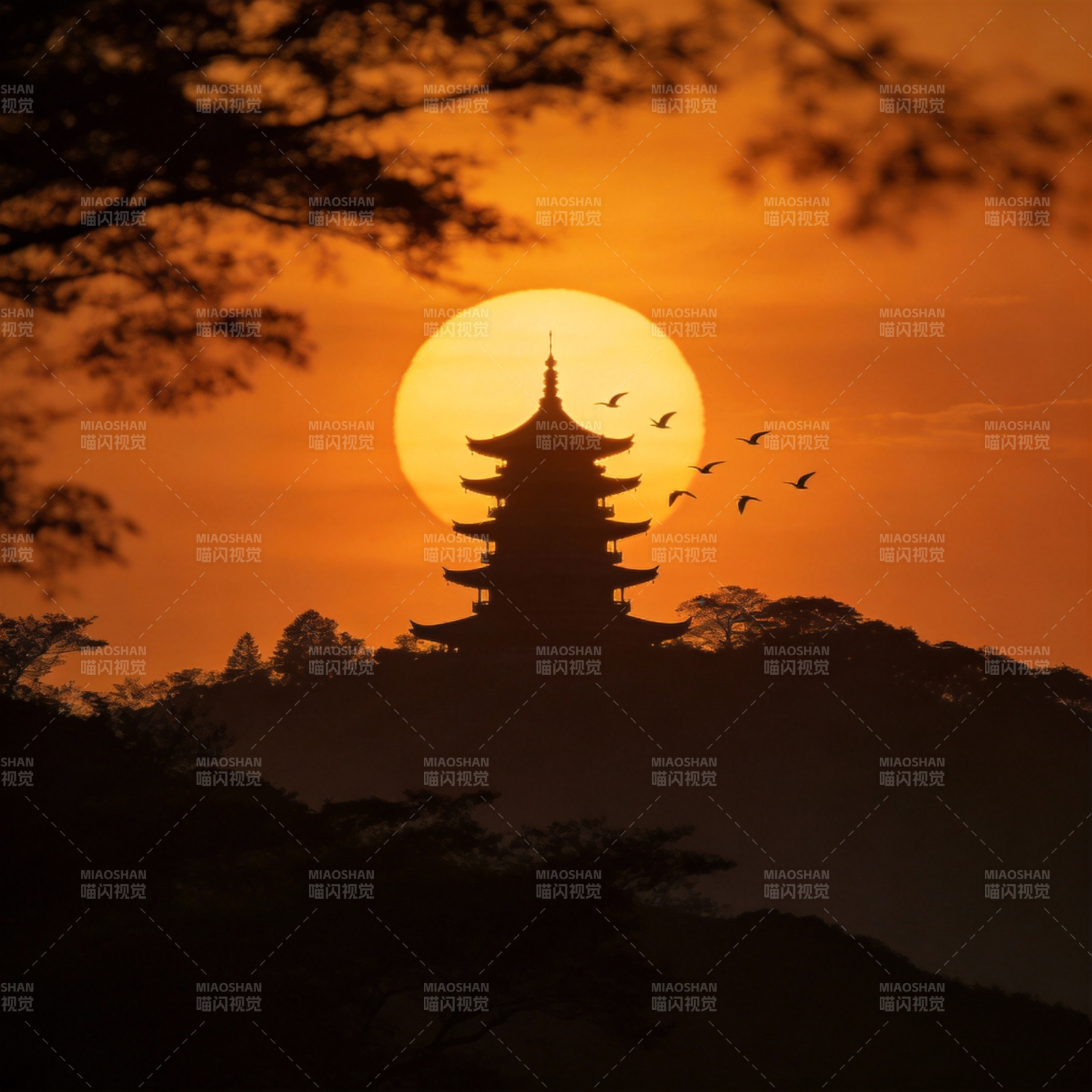 夕阳下的古塔剪影图片