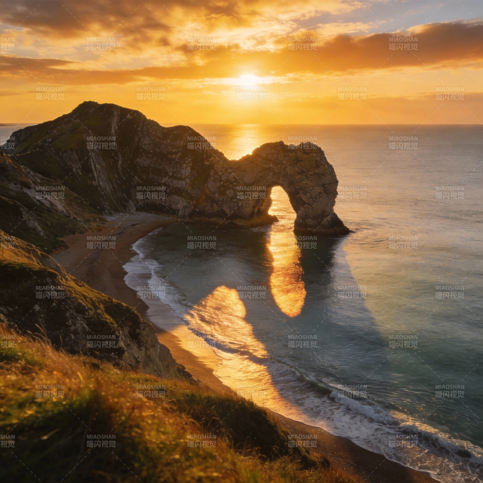 日落拱门海岸图片