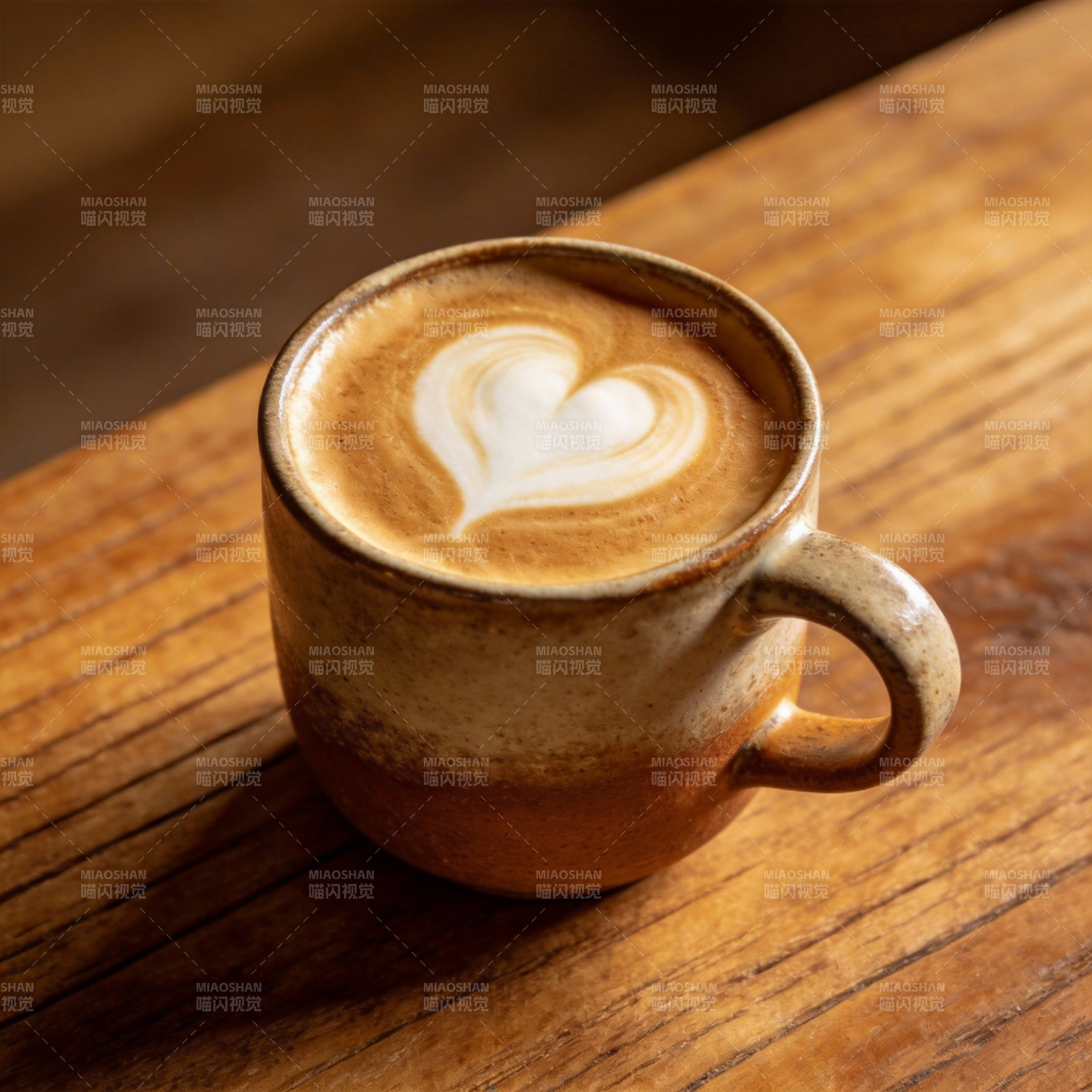 心形拉花咖啡图片