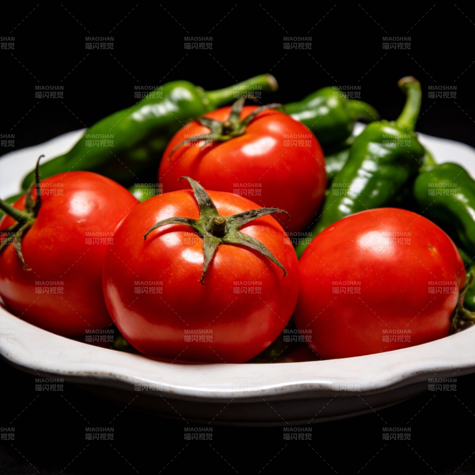 红番茄绿辣椒图片