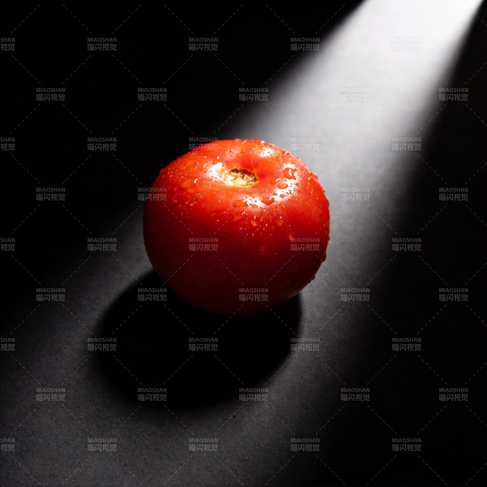 红苹果静物光影图片