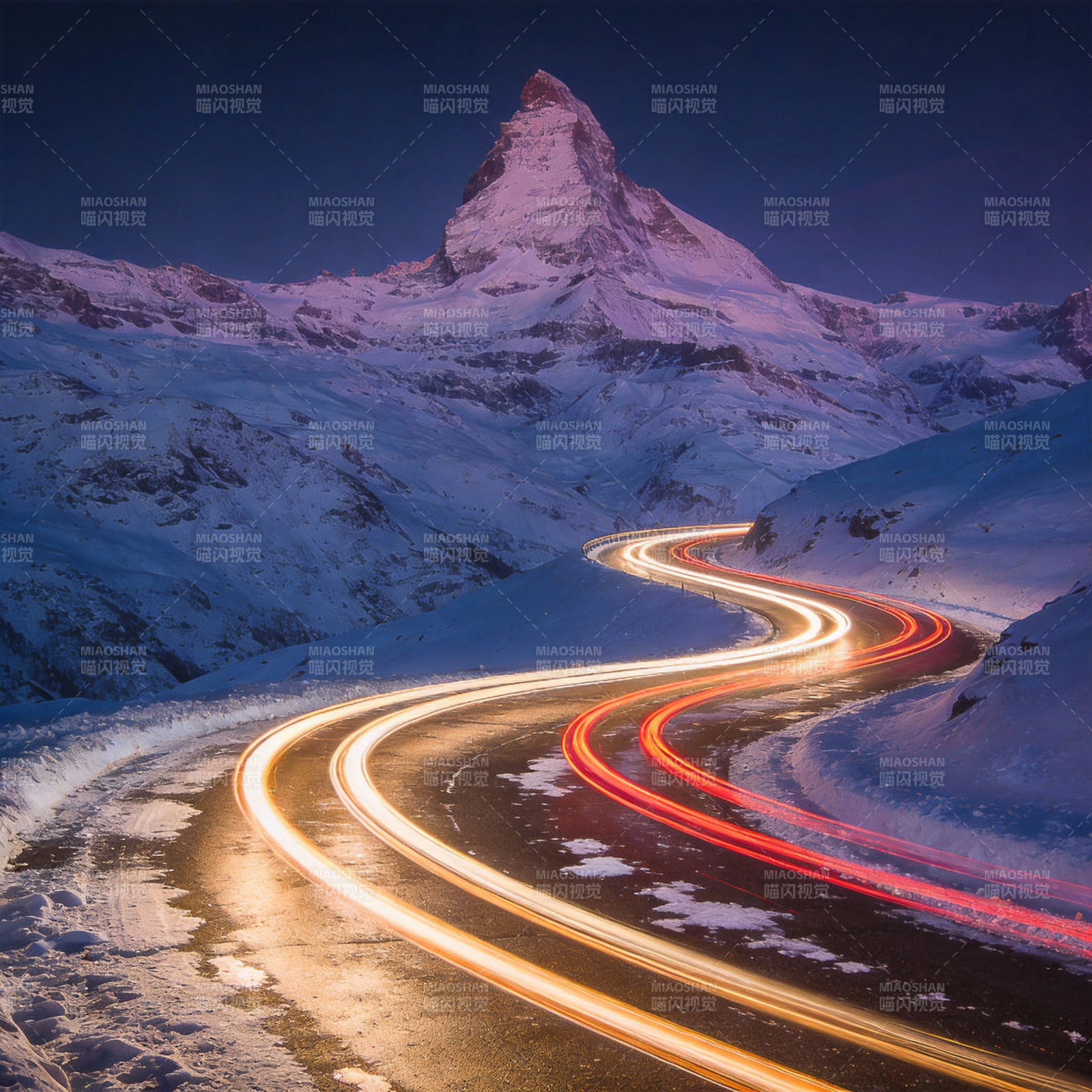 雪峰夜路光影图片