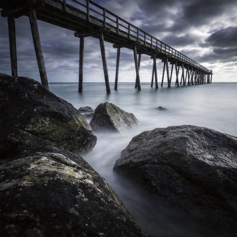 长桥入海 石浪相拥图片
