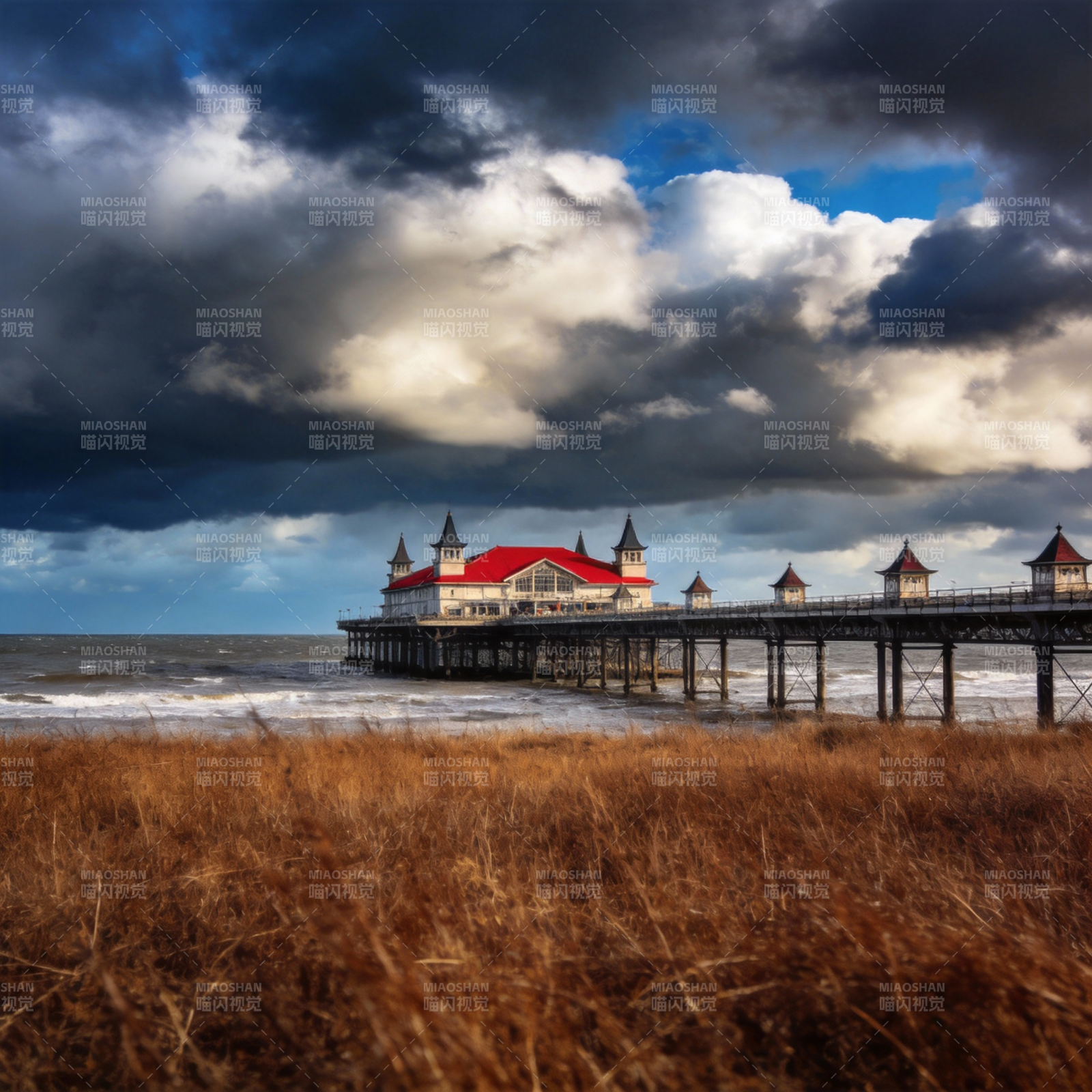 海天一色 栈桥如画图片