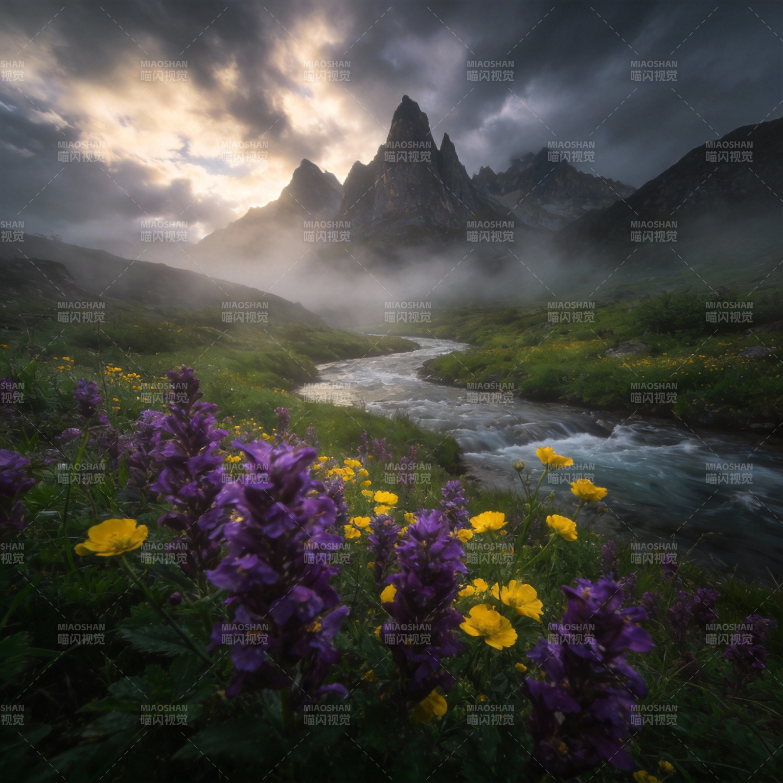 山间花溪晨雾图片