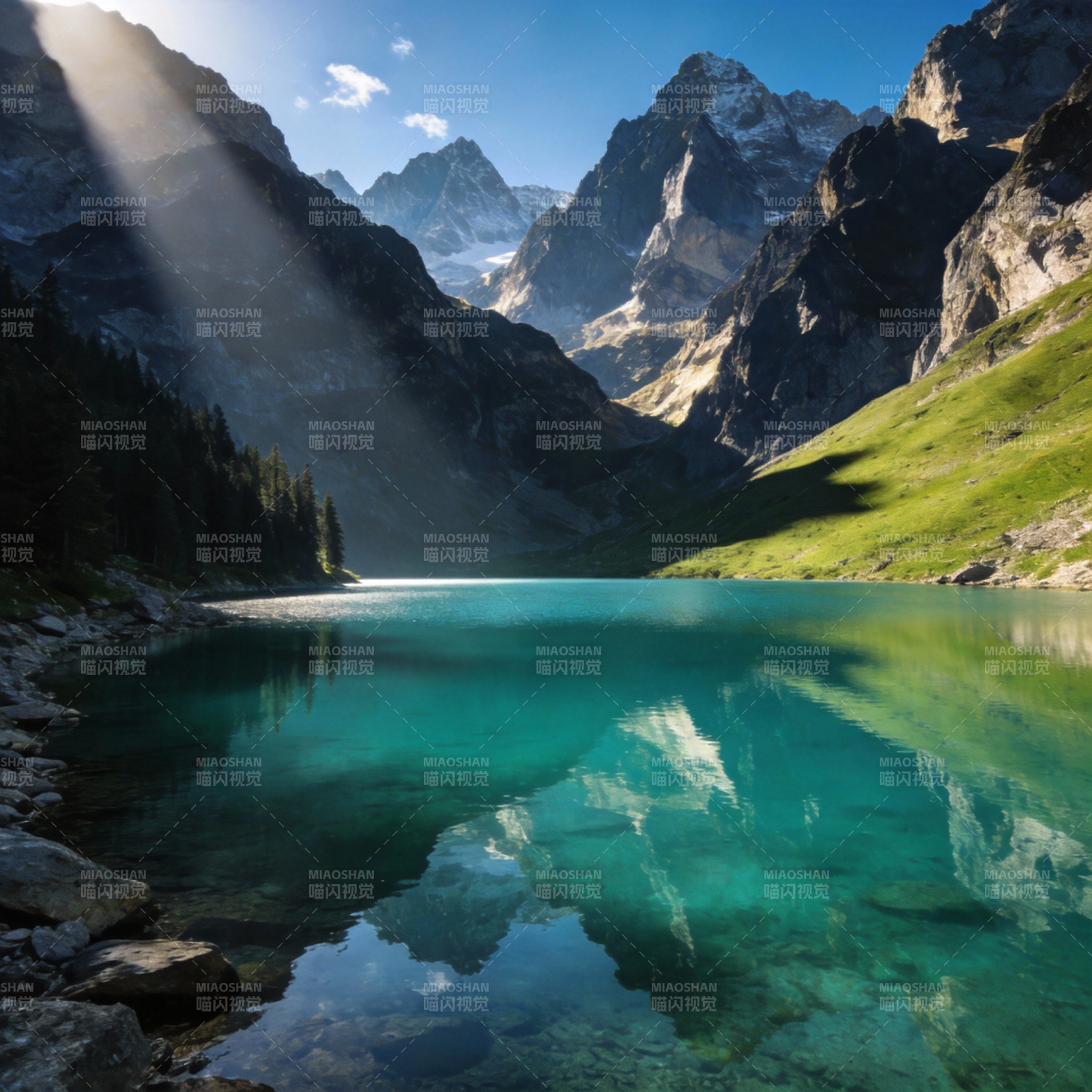 碧湖映山 光影如画图片