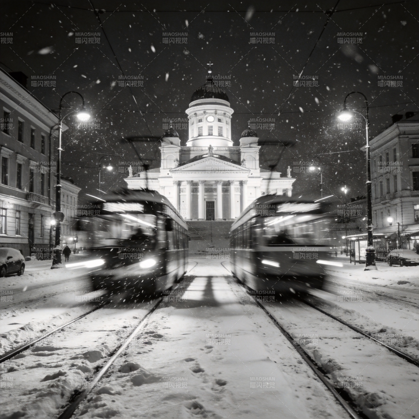 雪夜电车驶向教堂图片