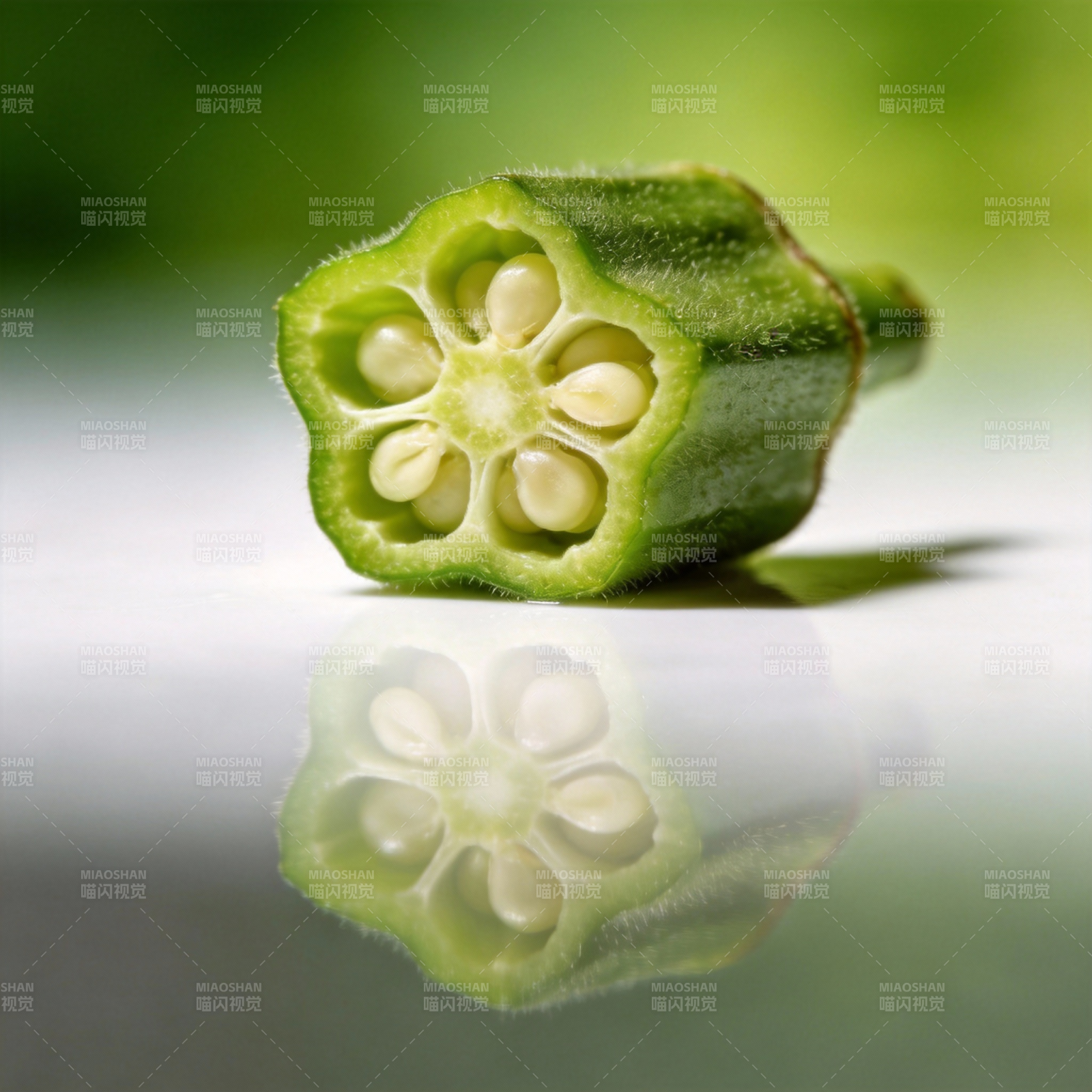 秋葵切面特写图片