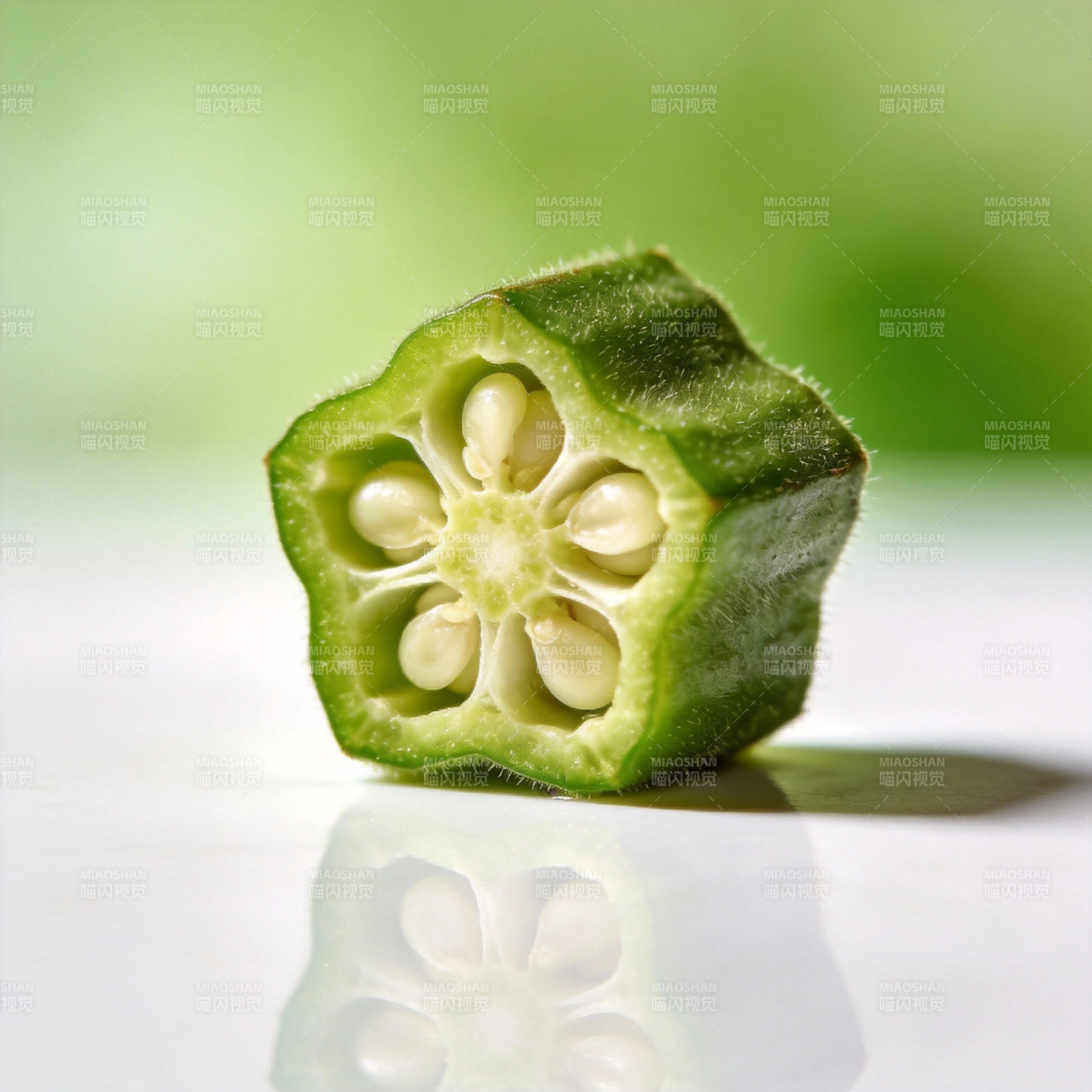 秋葵切面特写图片