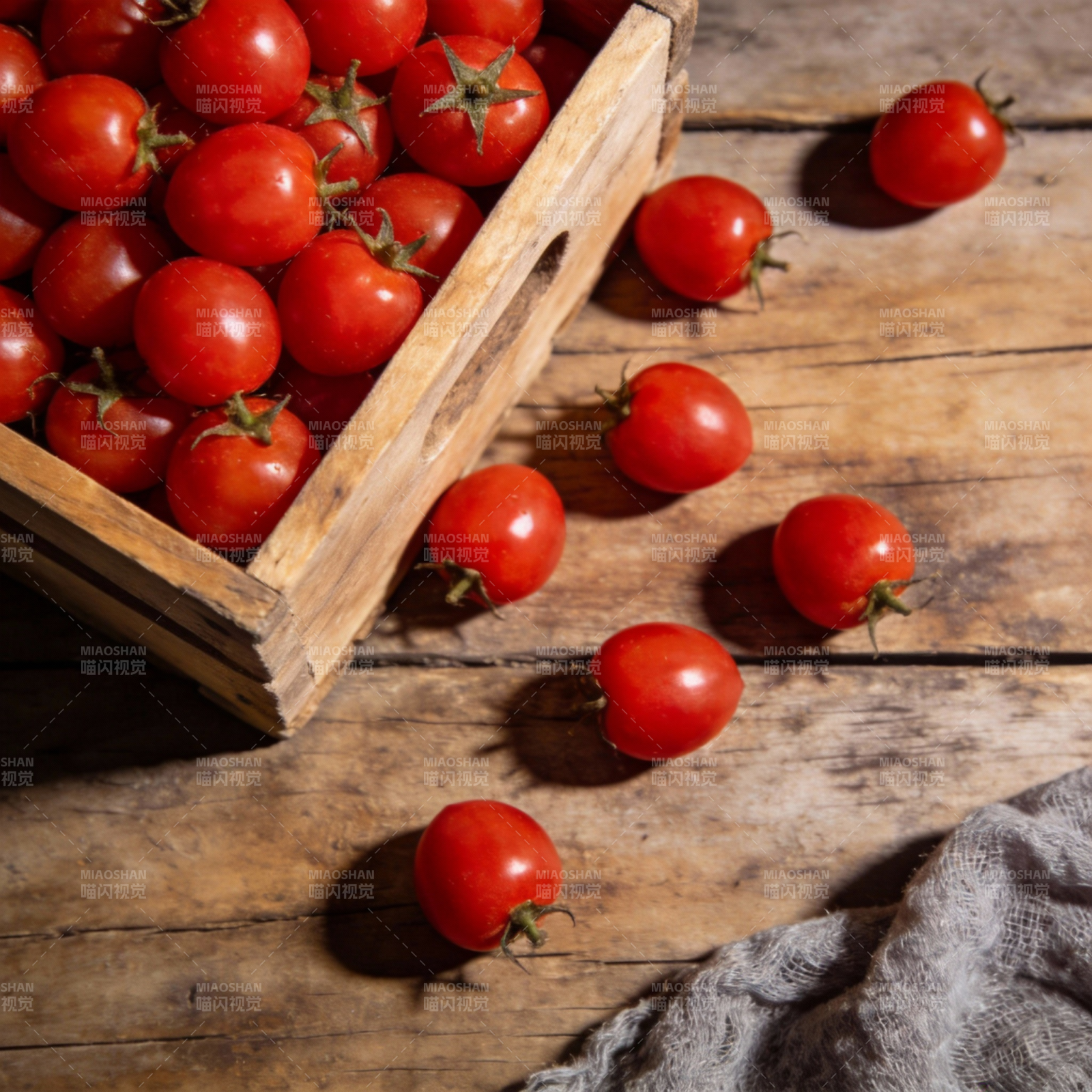 新鲜樱桃番茄图片