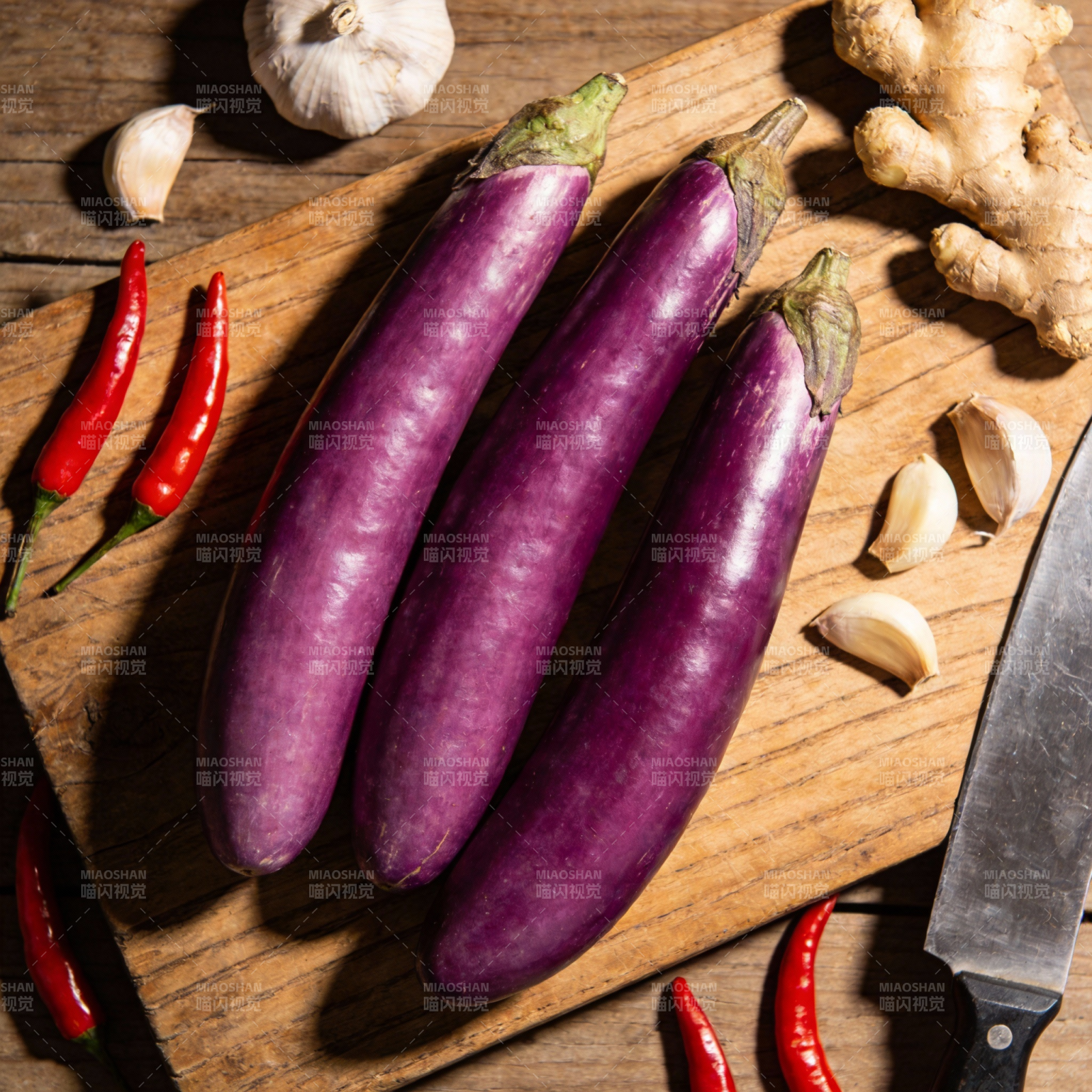 茄子与香料准备中图片