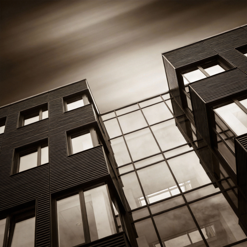 现代建筑的光影交错图片