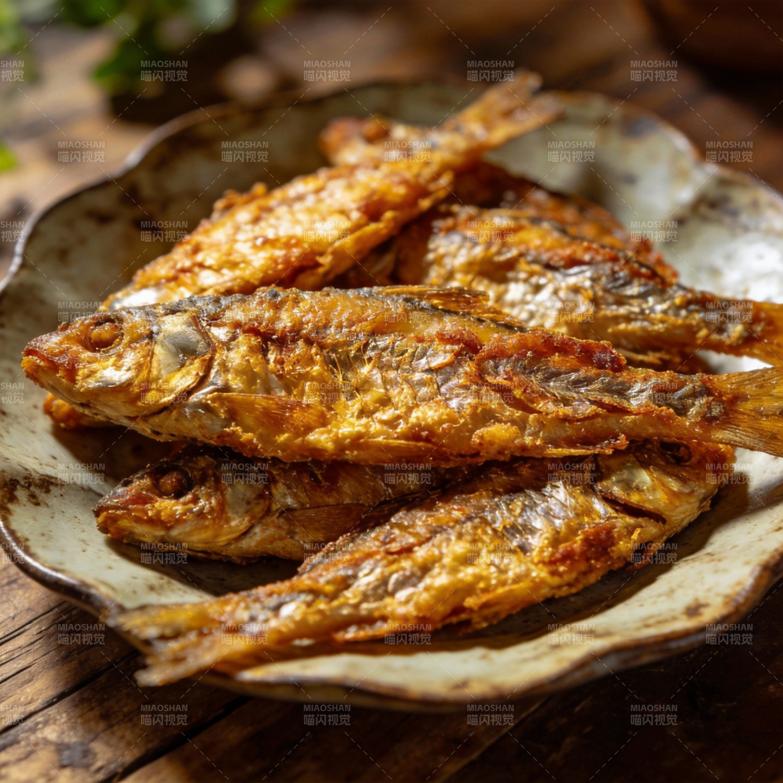 香煎小鱼 金黄酥脆图片