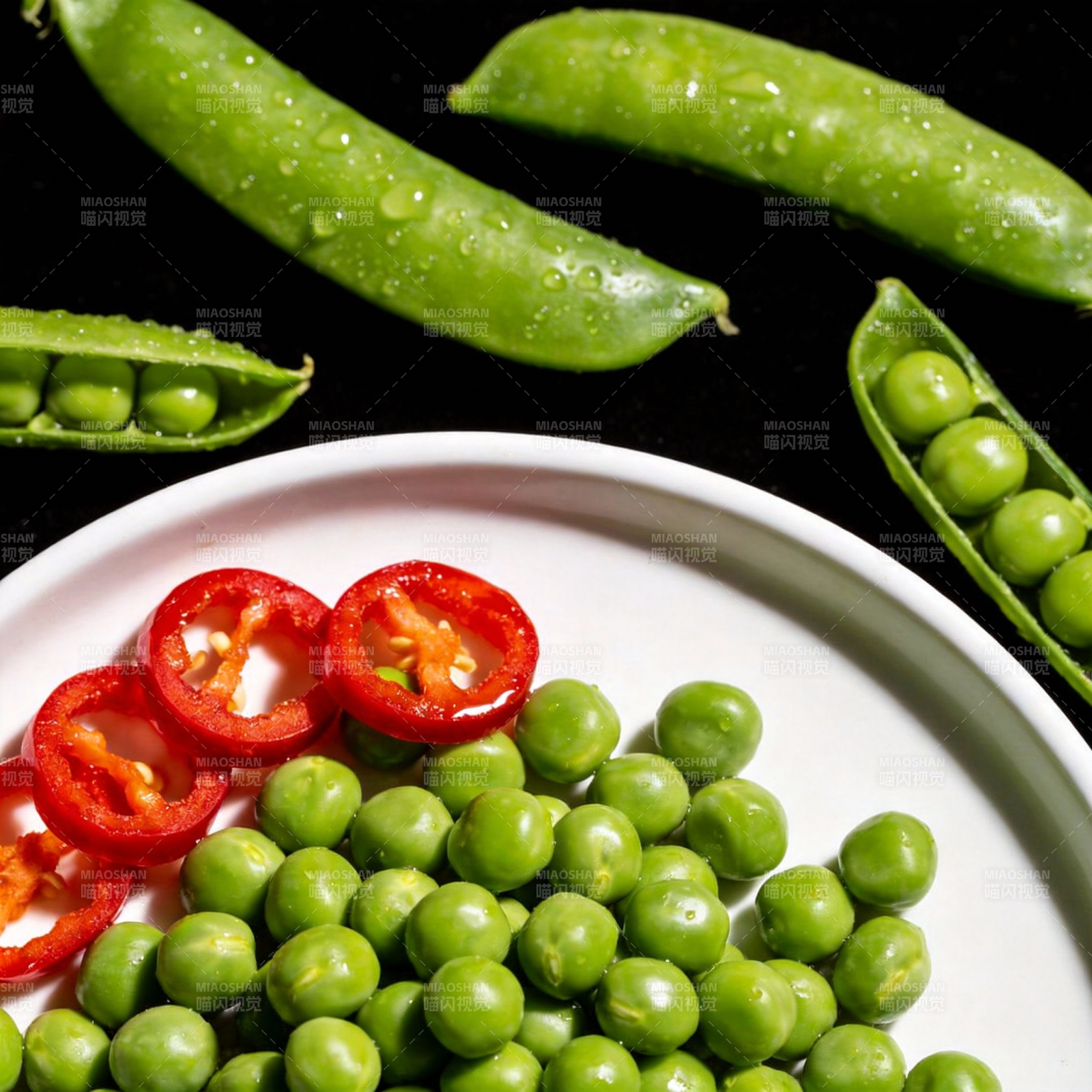 青豆配红椒圈图片