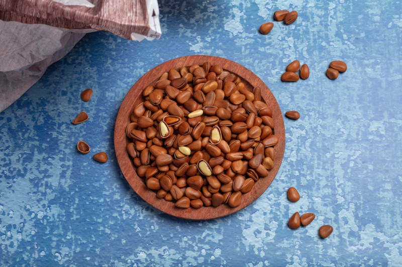 松子坚果盘图片