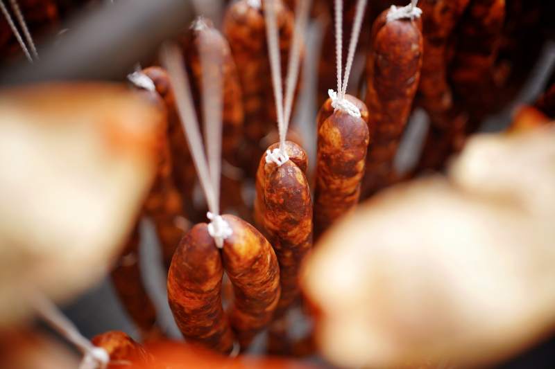 彭山香肠串挂风干图片