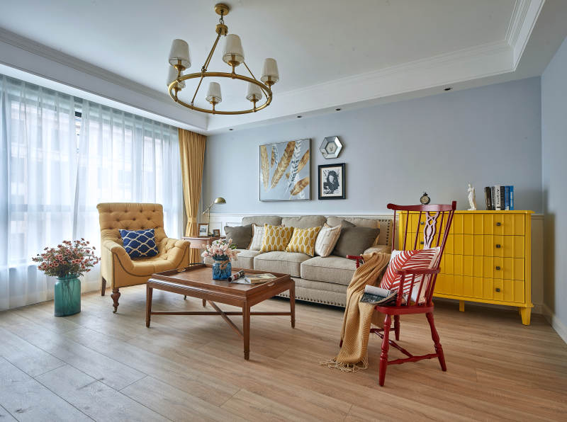 温馨现代客厅布置图片