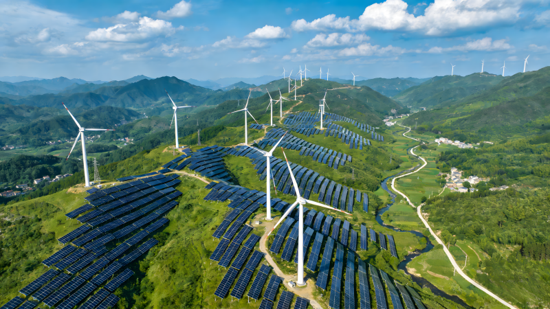 山间风光 风能与光伏图片