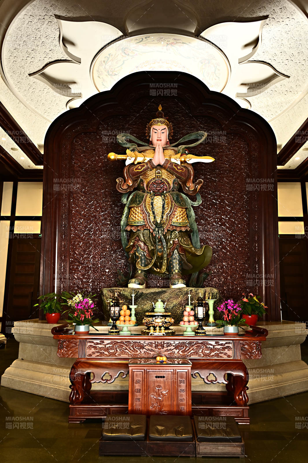 深圳般若禅寺庄严的佛像图片