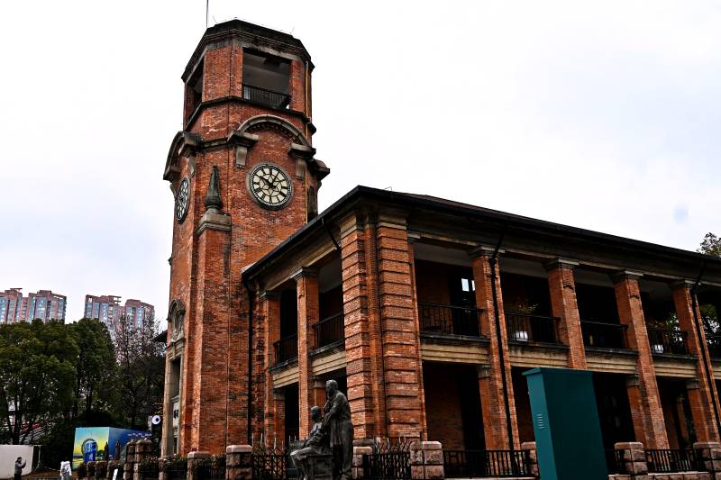 安徽芜湖老海关钟楼古建筑图片