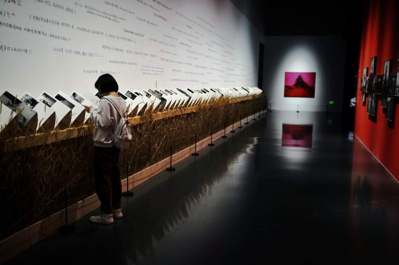 成都展览艺术展览现场图片