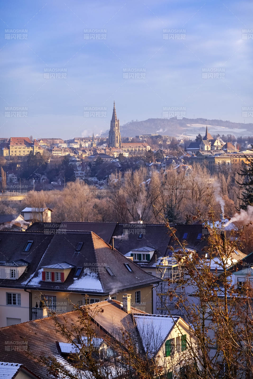 冬日瑞士伯尔尼小镇风光图片