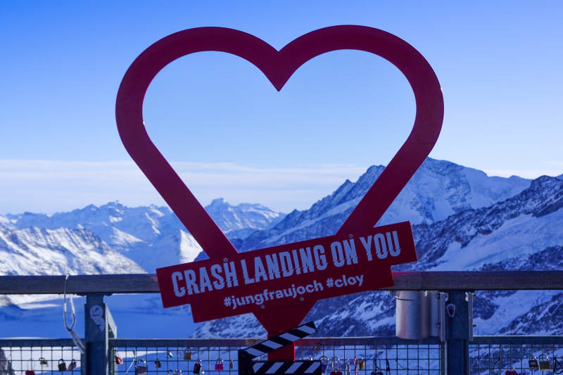 瑞士少女峰雪山心形标志图片