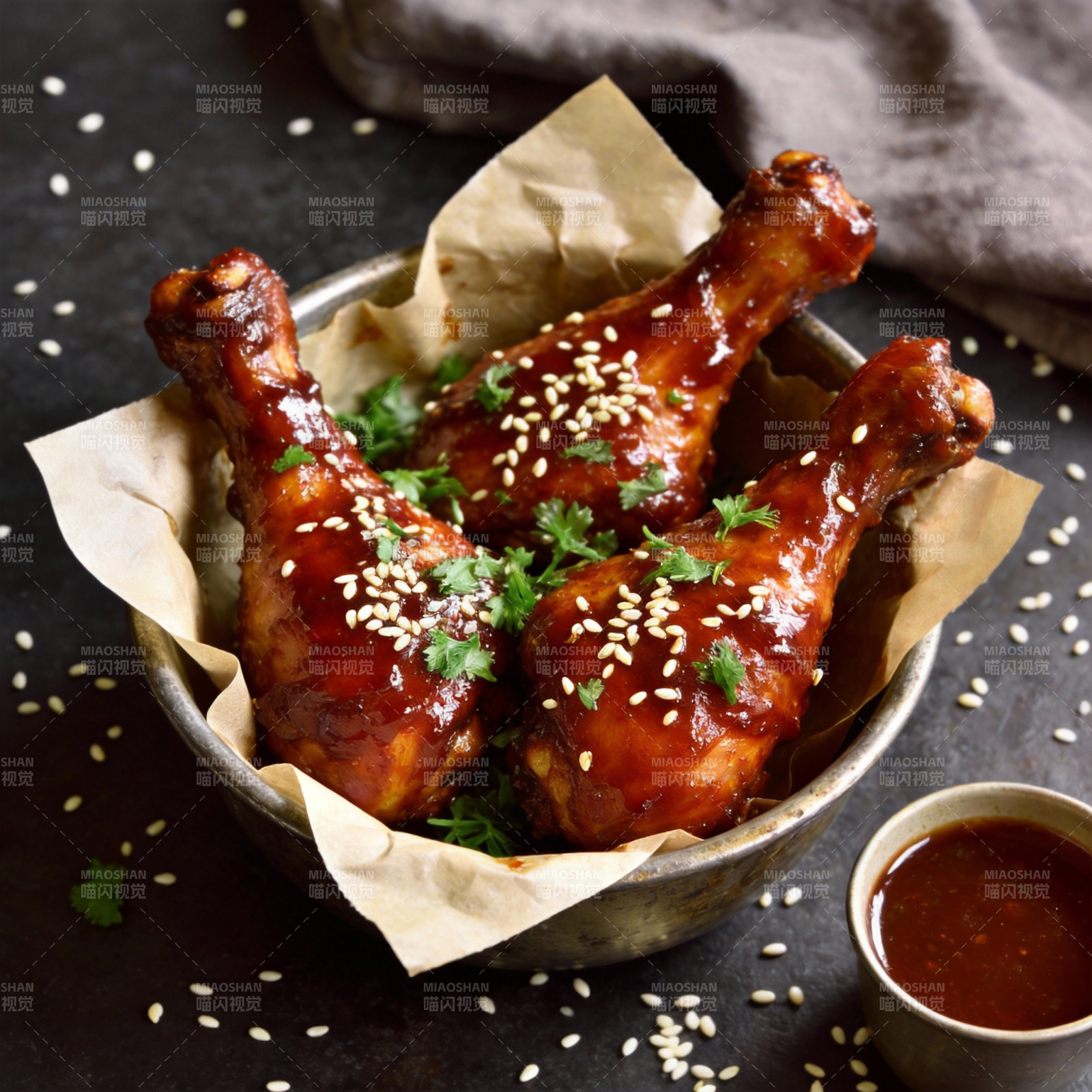 蜜汁鸡腿配芝麻图片