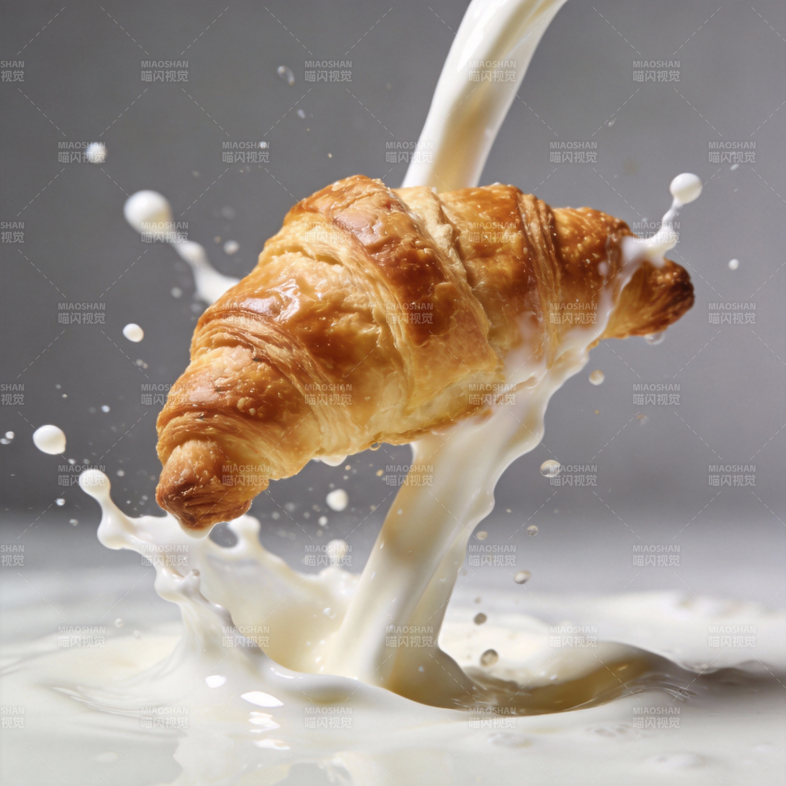 牛角包溅奶图片