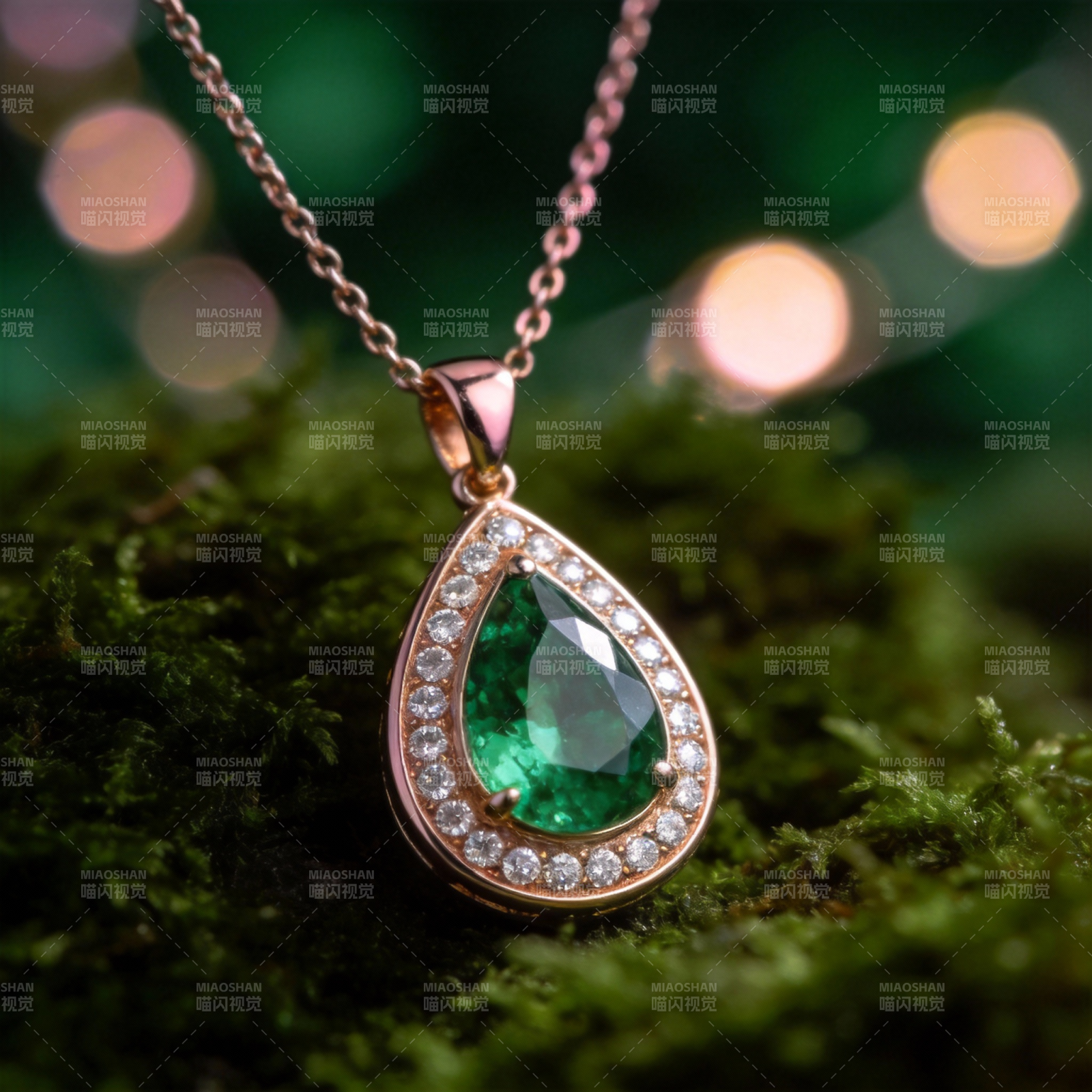 绿宝石吊坠 璀璨夺目图片