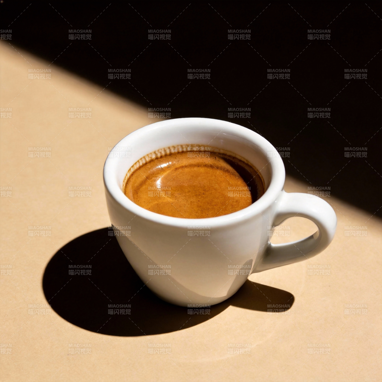 一杯浓缩咖啡图片