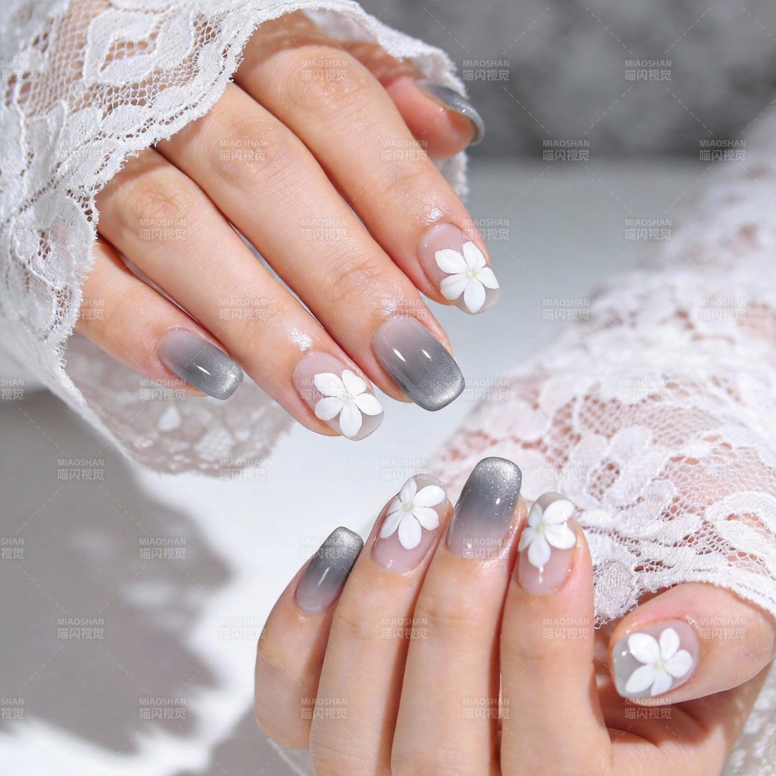 优雅花饰美甲图片