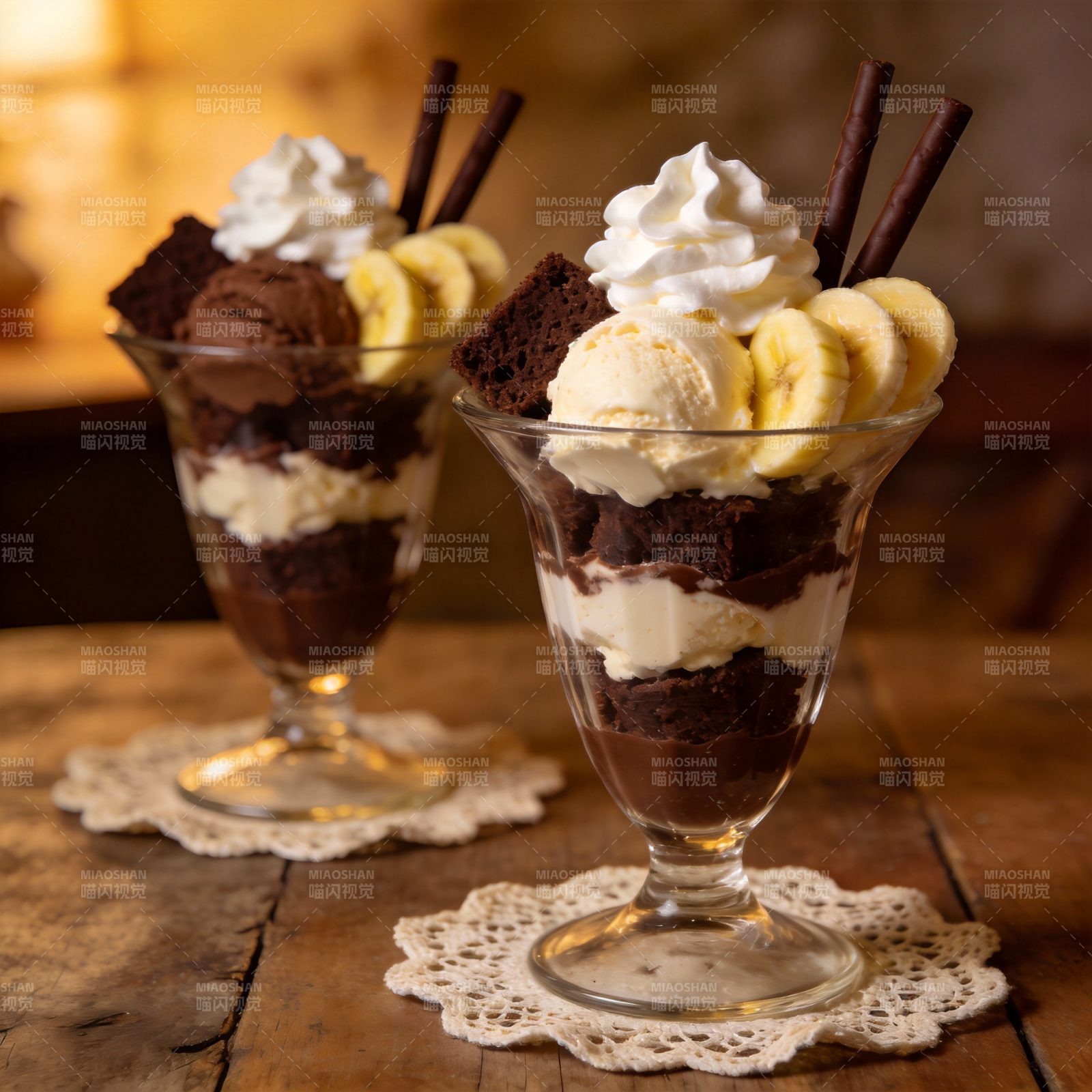 巧克力香蕉圣代图片