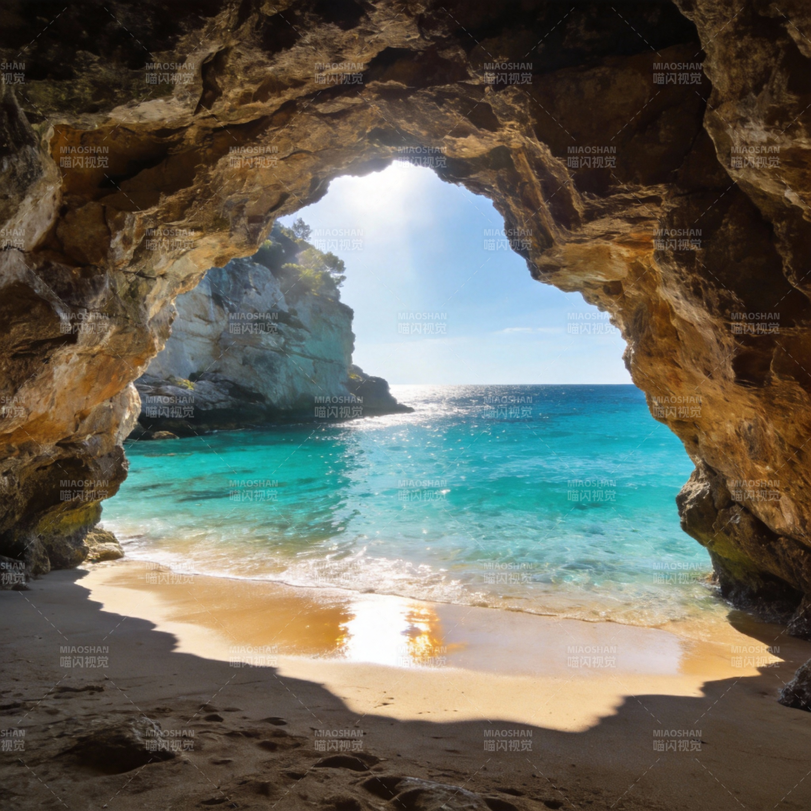 洞中碧海蓝天图片