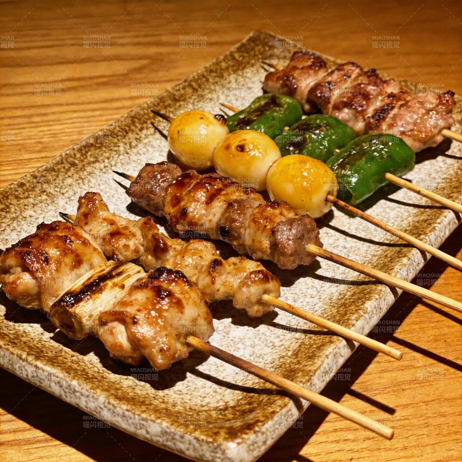 美味烤串拼盘图片