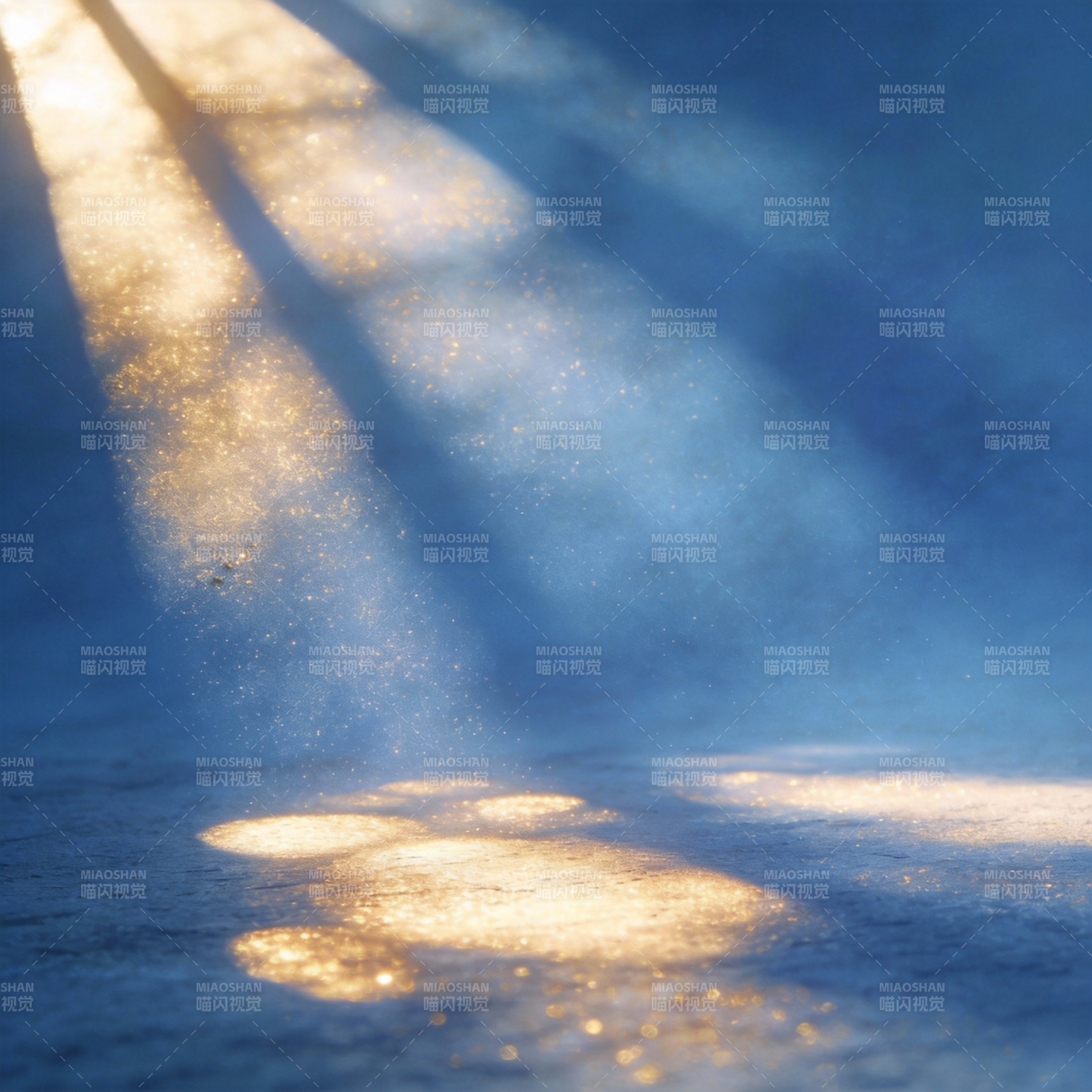 光影交错的清晨图片