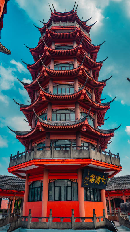 古塔佛光-华岩寺图片