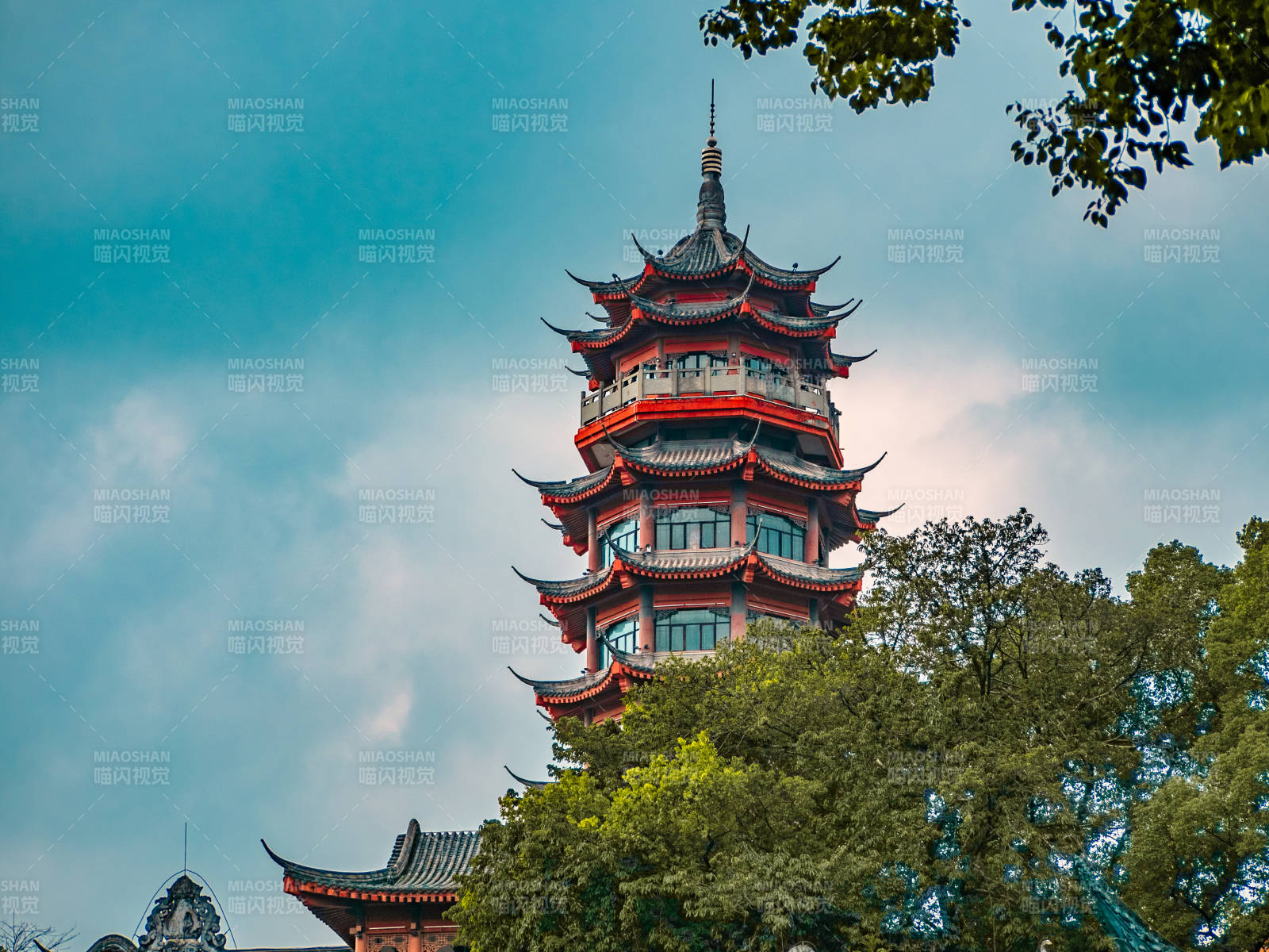 古塔凌云-华岩寺图片