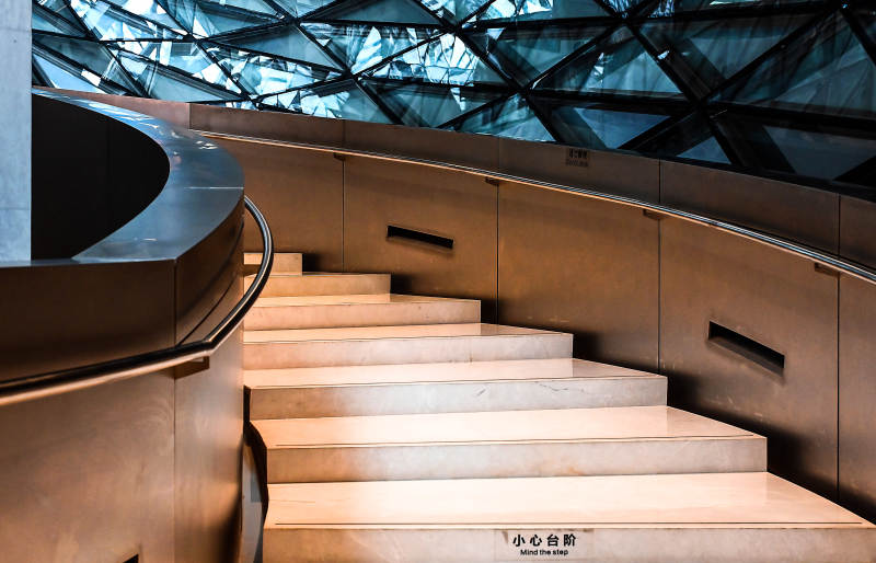 现代建筑的几何之美图片