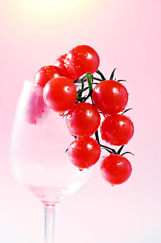 串收樱桃番茄特写图片