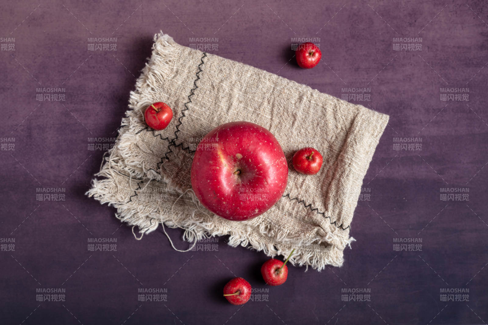 红苹果与山楂静物图片