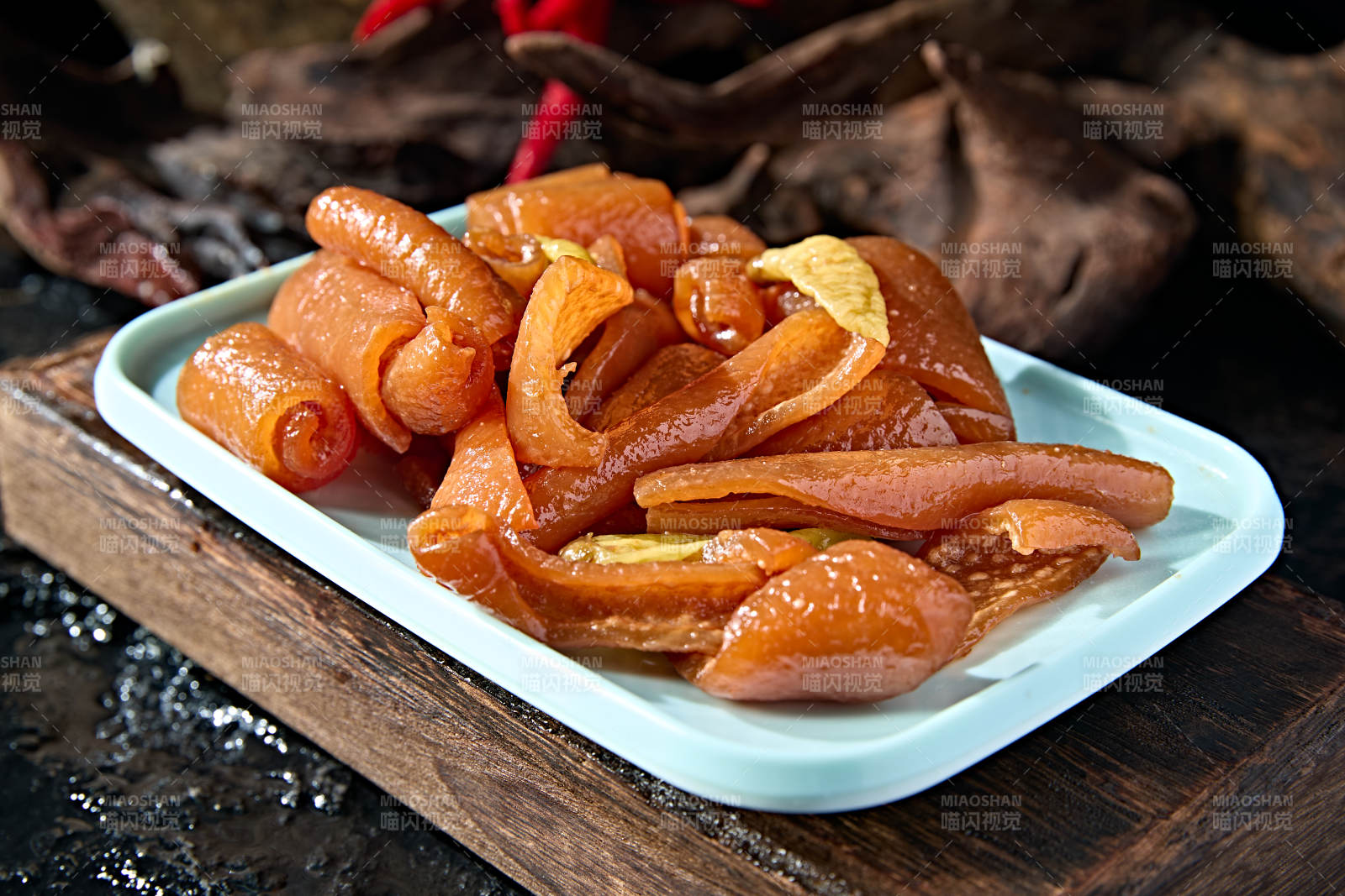 美味开胃小凉菜泡椒猪皮图片