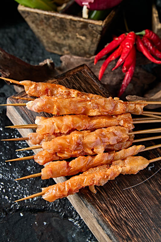 美味烧烤食材腌制鸡胸串图片