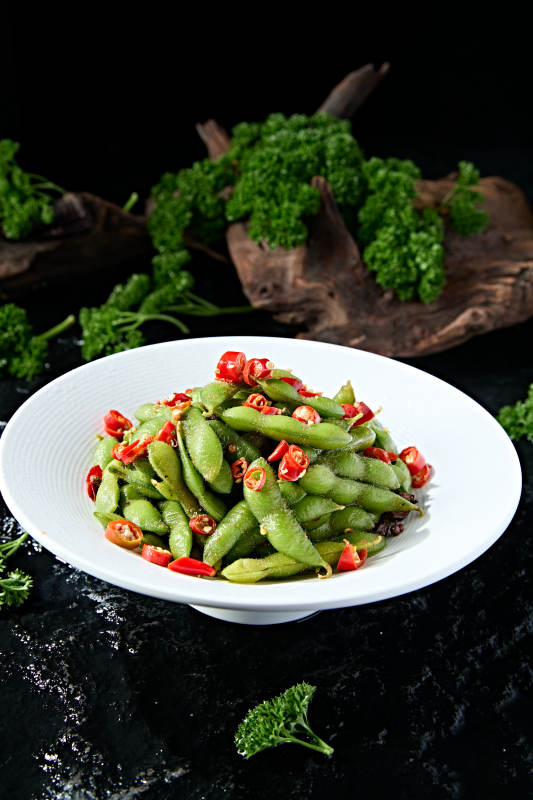 美味佐酒小吃盐水煮毛豆图片