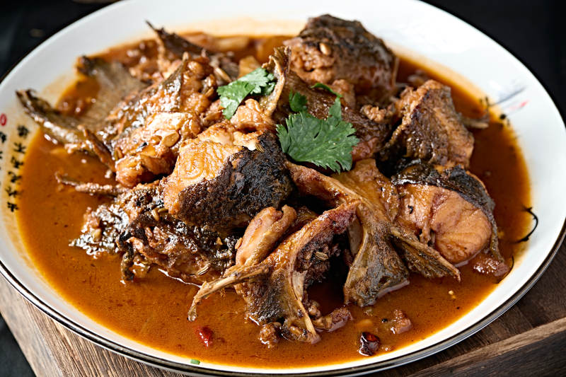 美味红烧蒜香鲶鱼块图片