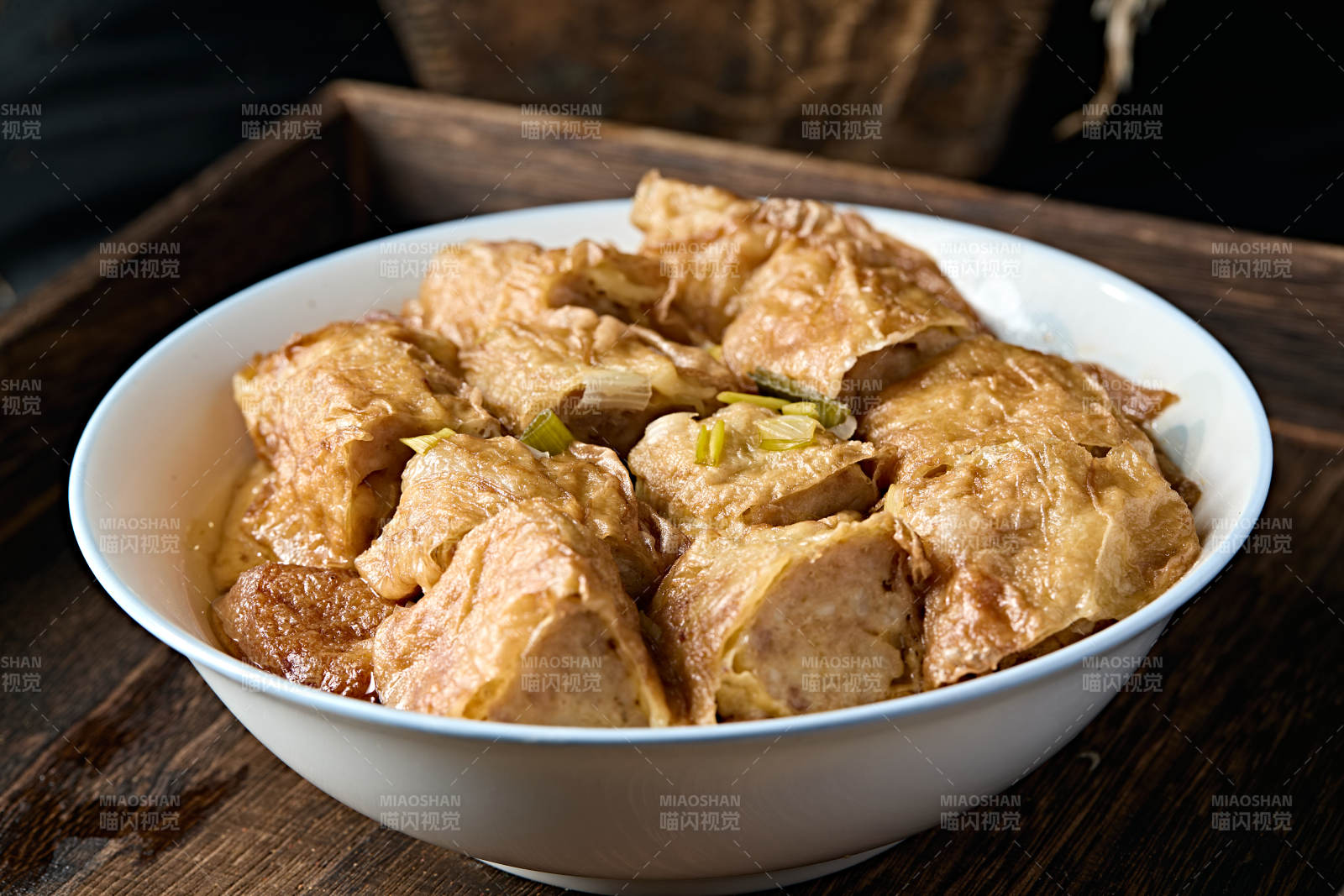 地方特色美食蔚县八大碗菜蒸炸虎皮丸子图片