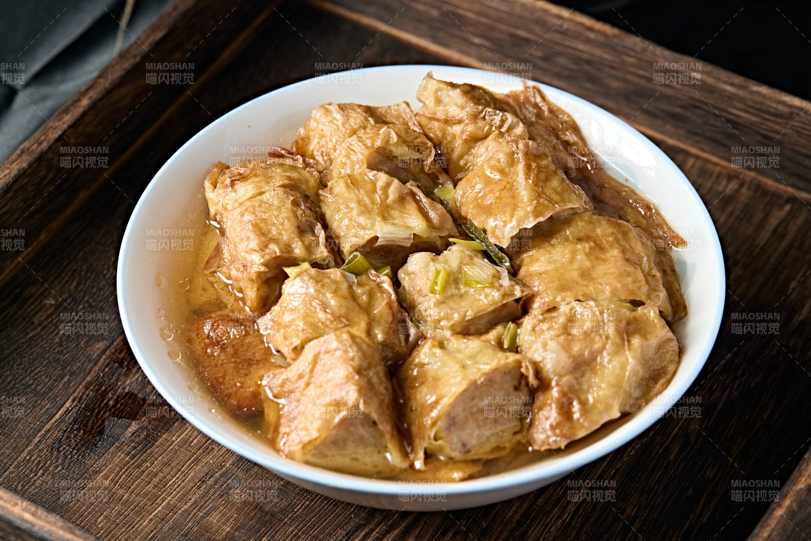 地方特色美食蔚县八大碗菜蒸炸虎皮丸子图片