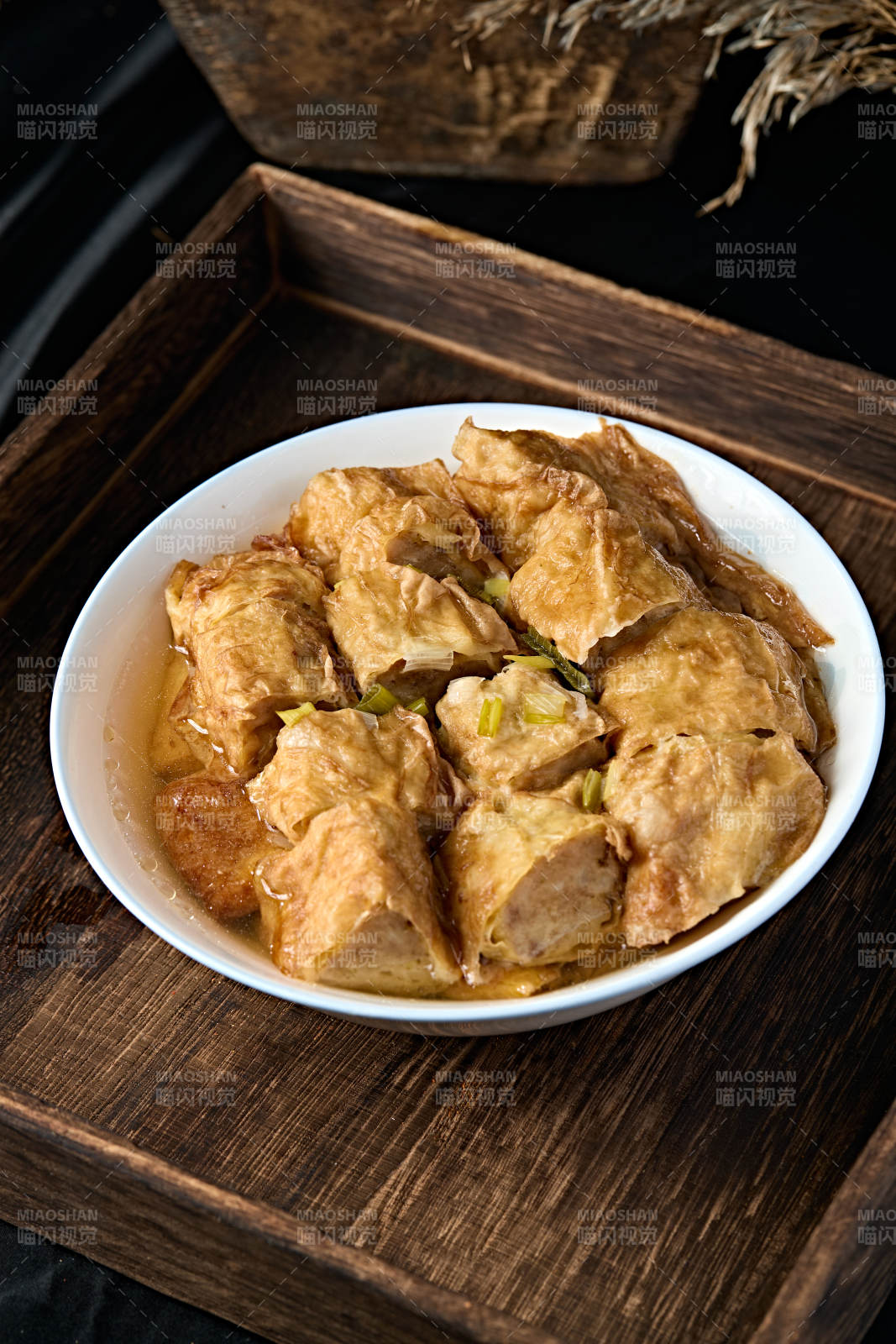 地方特色美食蔚县八大碗菜蒸炸虎皮丸子图片