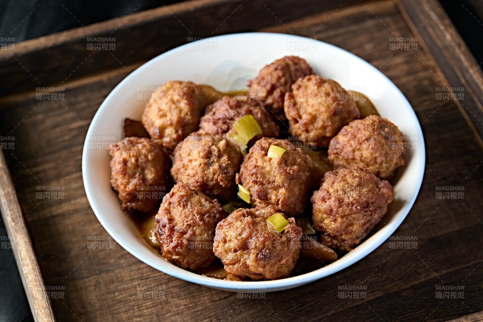 地方特色美食蔚县八大碗菜红烧牛肉丸子图片